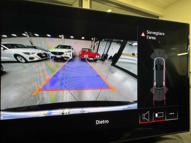 AUDI Q2 35 TDI S tronic Business Advanced