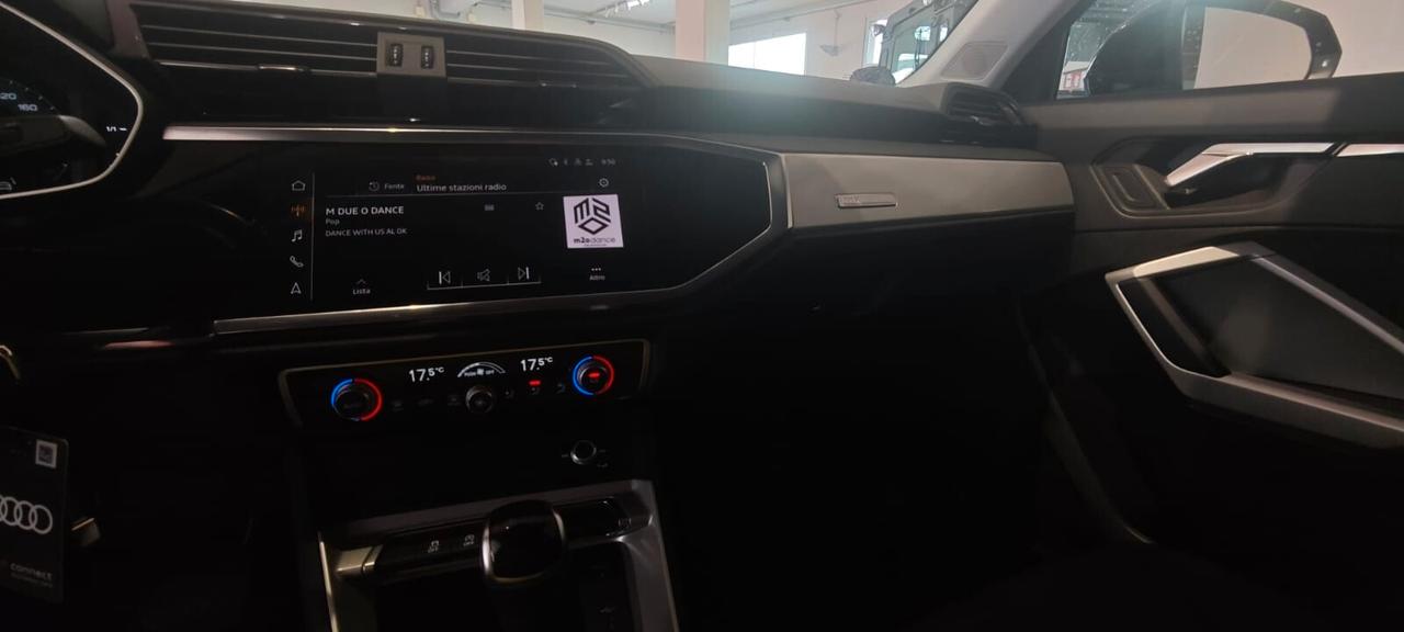 Audi Q3 35 TDI S tronic Identity Black