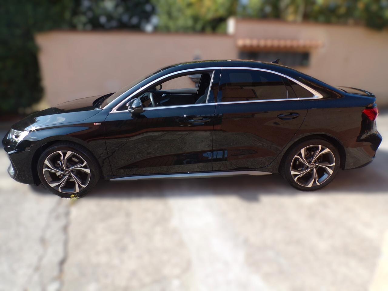 Audi A3 Sedan 1.5 TFSI MHEV S line Edition S-tronic – Fari LED Matrix Navi Pari al Nuovo