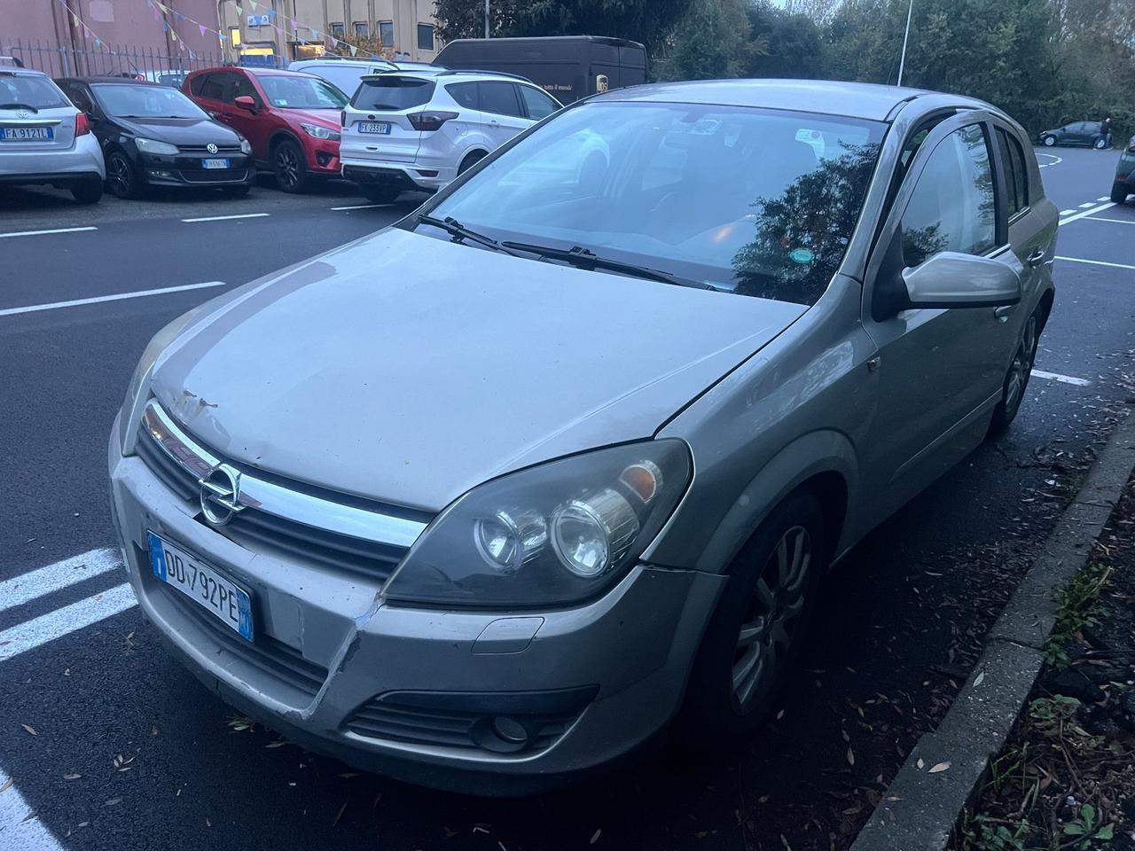 Opel Astra 1.6 16V Twinport 5 porte Cosmo