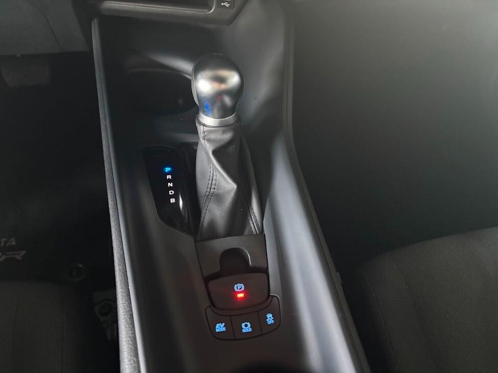 Toyota C-HR 1.8 Hybrid E-CVT Business