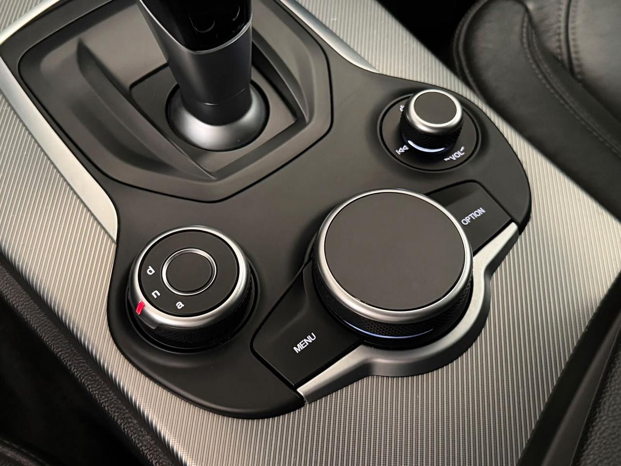 Alfa Romeo Stelvio 2.2 Turbodiesel 180 CV AT8 RWD Executive