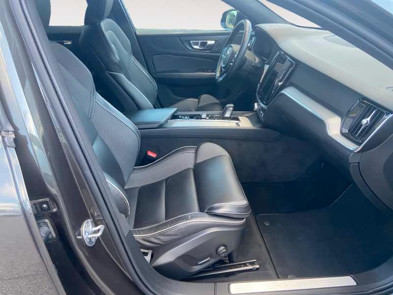 VOLVO V60 2.0 b4 MoMenTuM Business AuTo