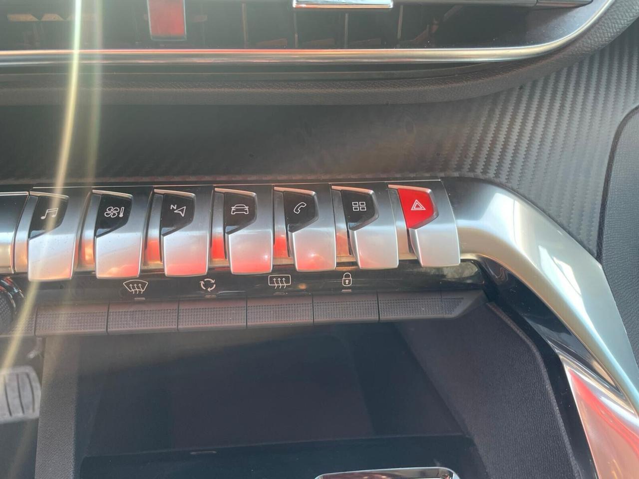 Peugeot 3008 BlueHDi 130 S&S EAT8 Allure