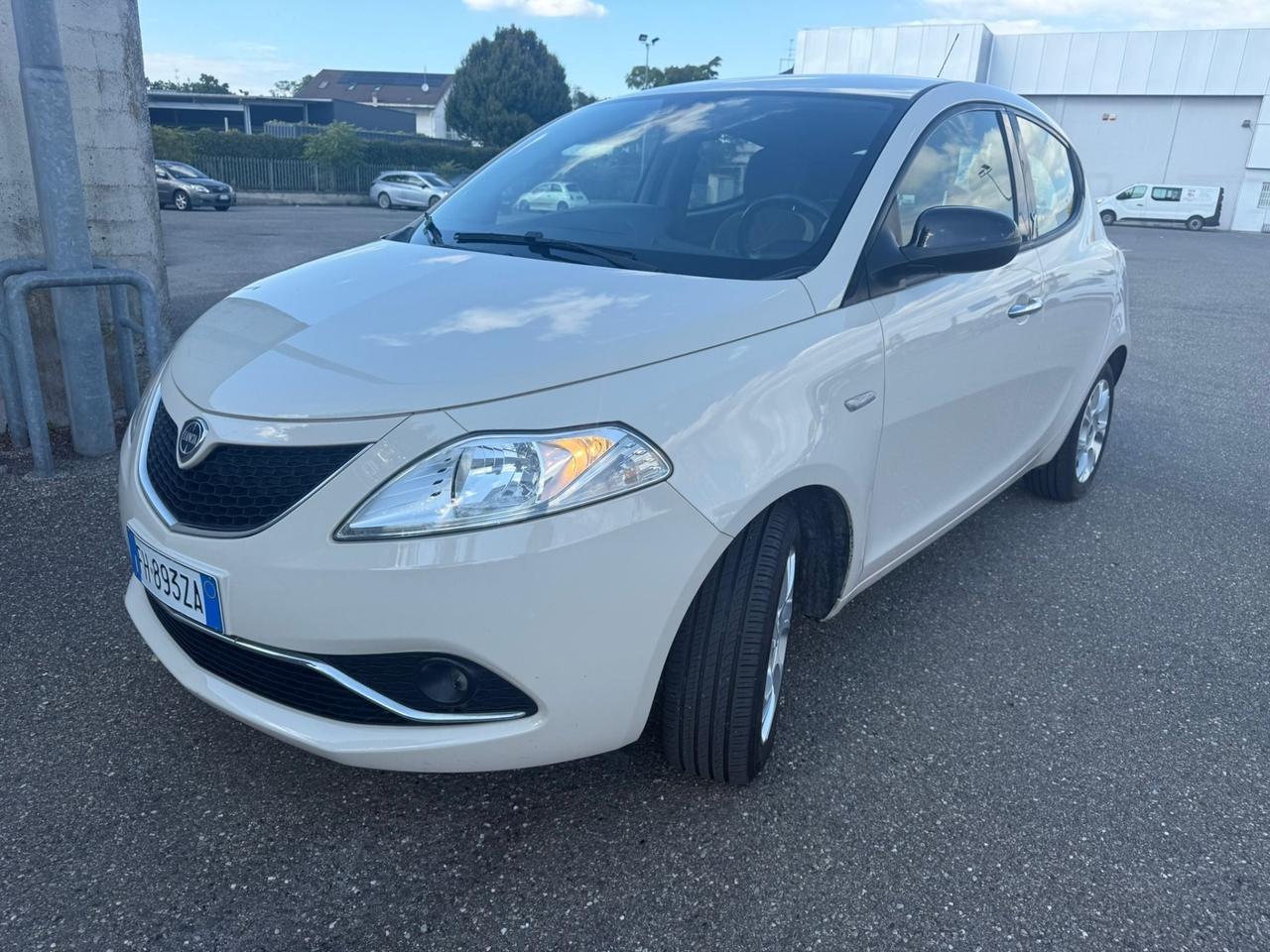 Lancia Ypsilon 1.3 MJT 16V 95 CV 5 porte PLATINUM