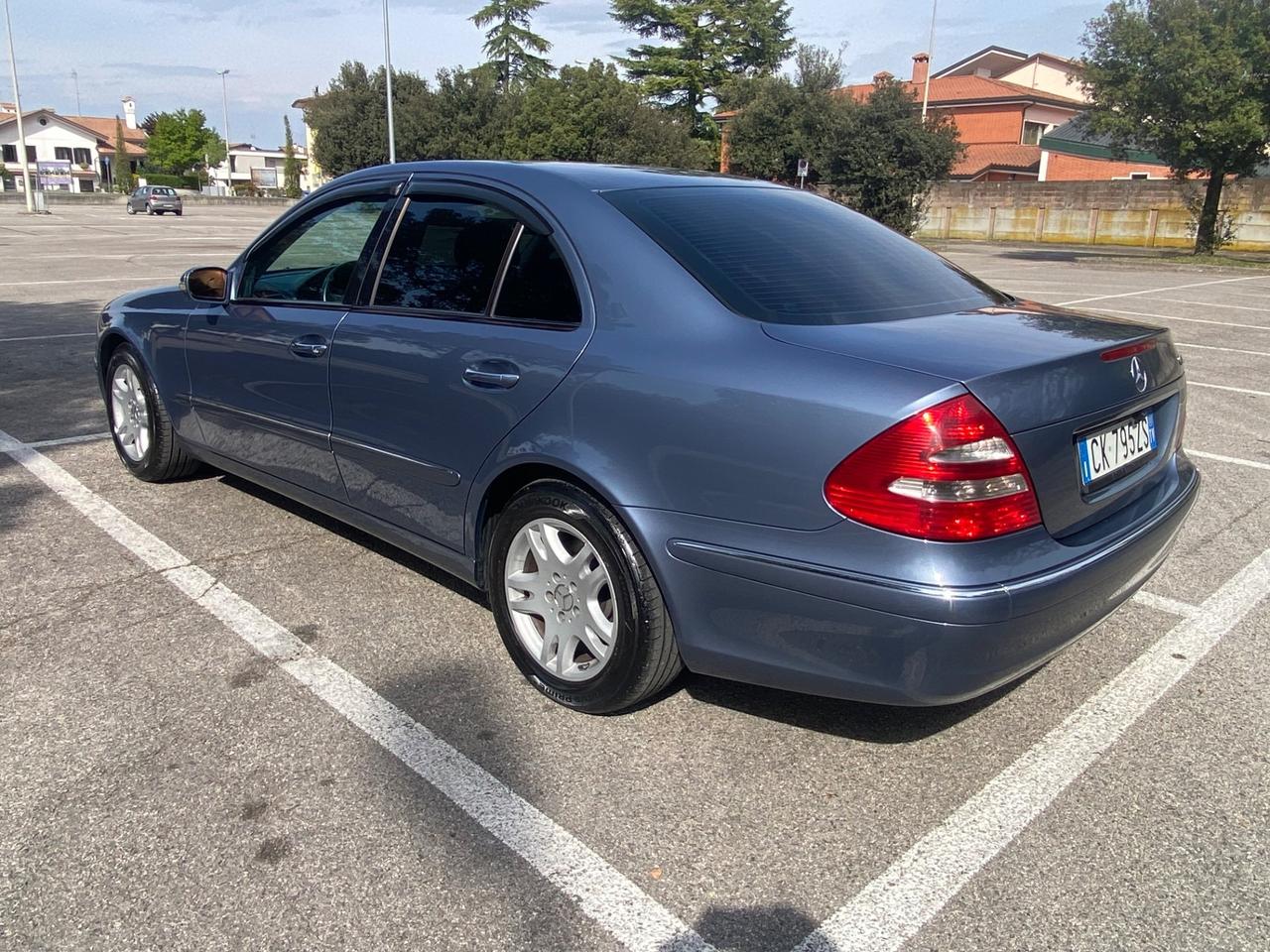 Mercedes-benz E 270 CDI cat Elegance