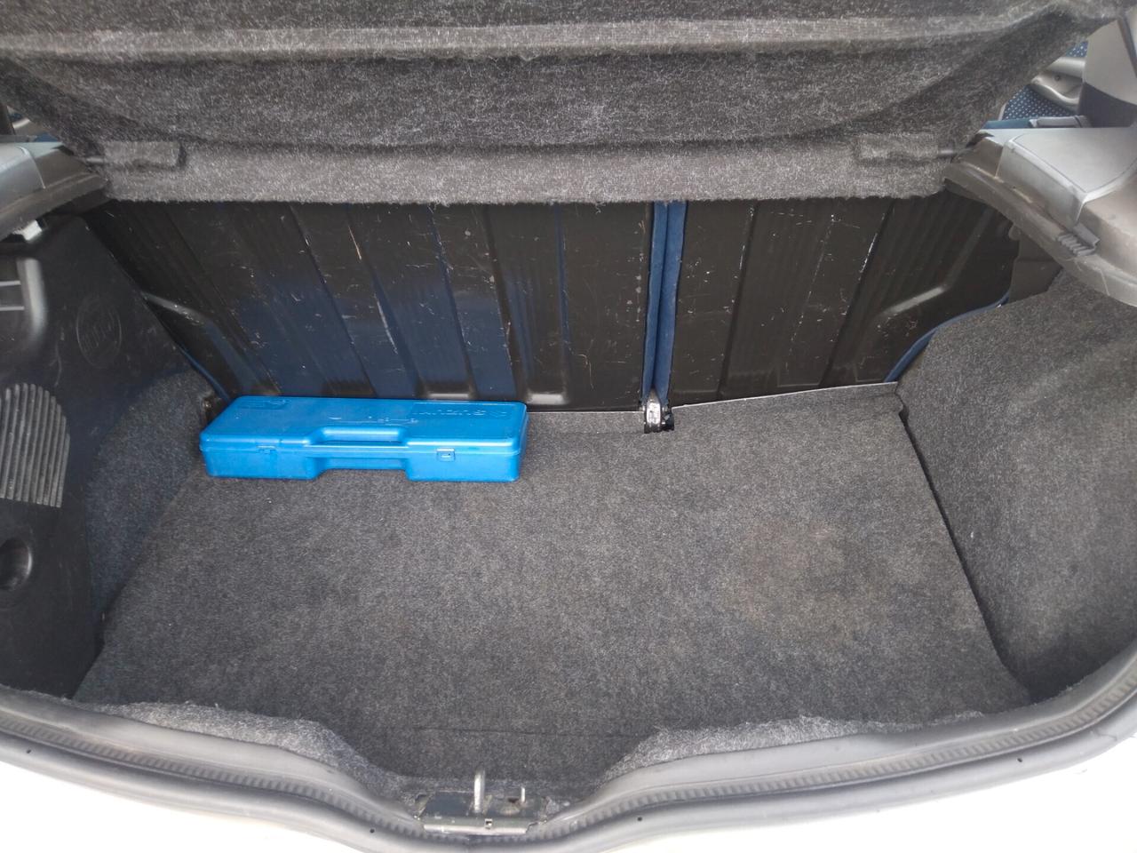 Fiat Punto 1.2i 16V cat 5 porte HLX x neopatentati