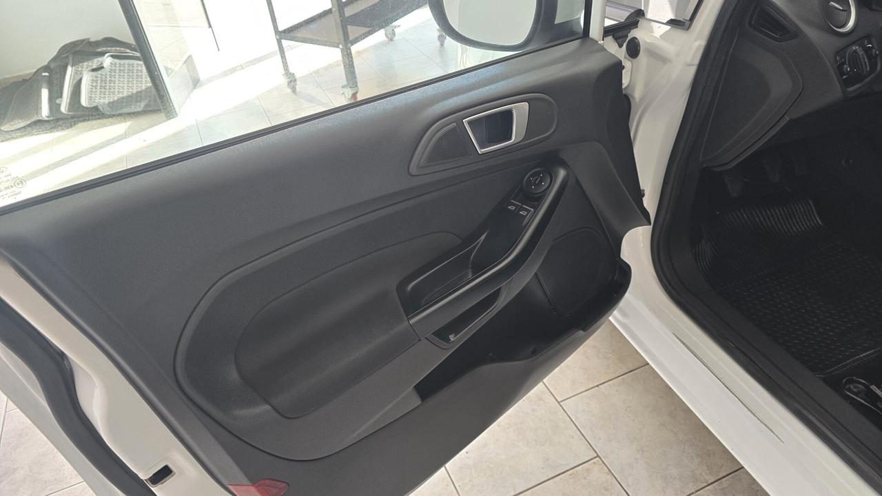 Ford Fiesta 1.5 TDCi 75CV 5 porte Business