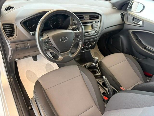 Hyundai i20 5p 1.2 Classic 75cv *NEOPATENTATI*