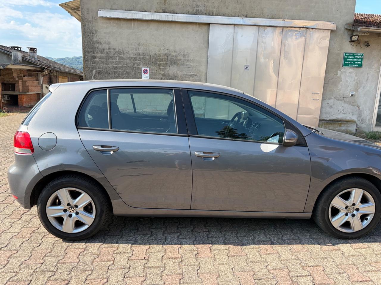 Volkswagen Golf 1.6 BENZINA 86MILA KM