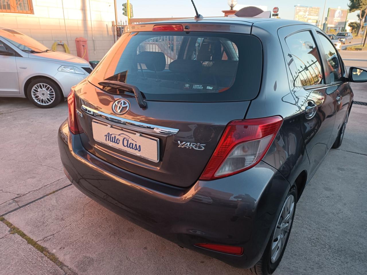 Toyota Yaris 1.0 5 porte