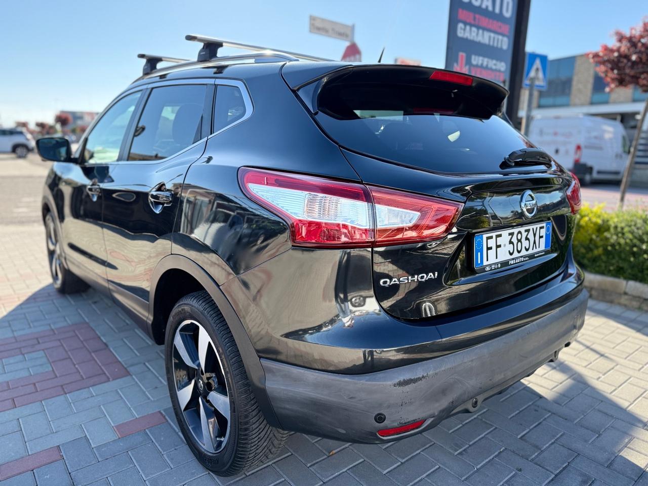 Nissan Qashqai 1.6 dCi 2WD Tekna-TETTO-NAVI.360