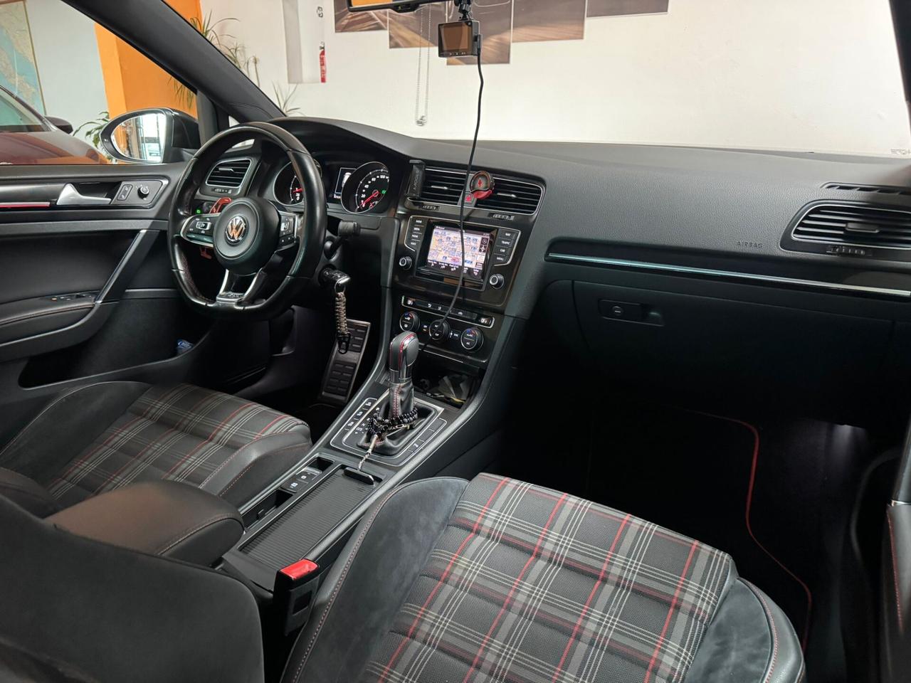 Volkswagen Golf GTI Performance 2.0 TSI DSG 5p. BlueMotion Technology