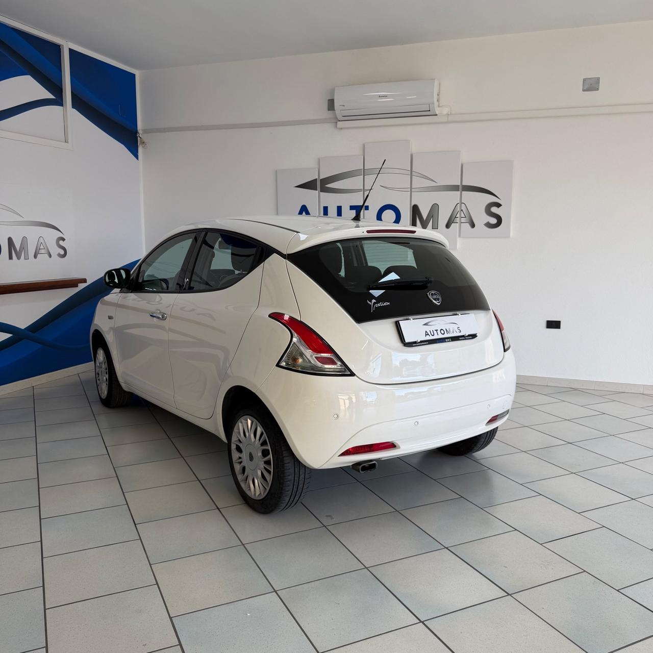 Lancia Ypsilon 1.2 69 CV 5 porte Gold