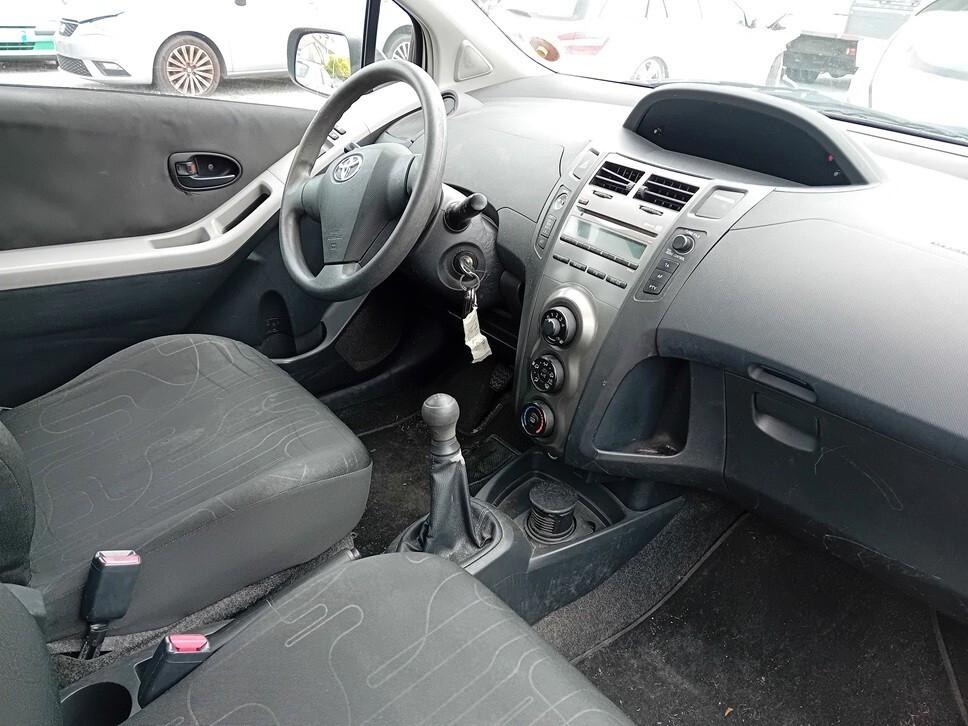 Toyota Yaris 1.0 3 porte Sol