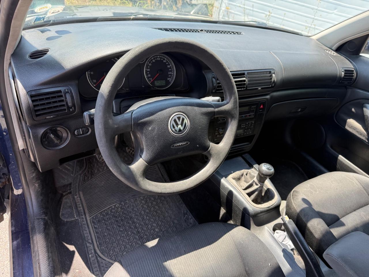 Volkswagen Passat 1.9 TDI/130 CV cat Var. T.line