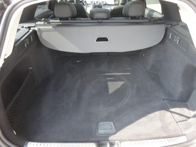 MERCEDES Classe C (W/S206) C 220 d Mild hybri...