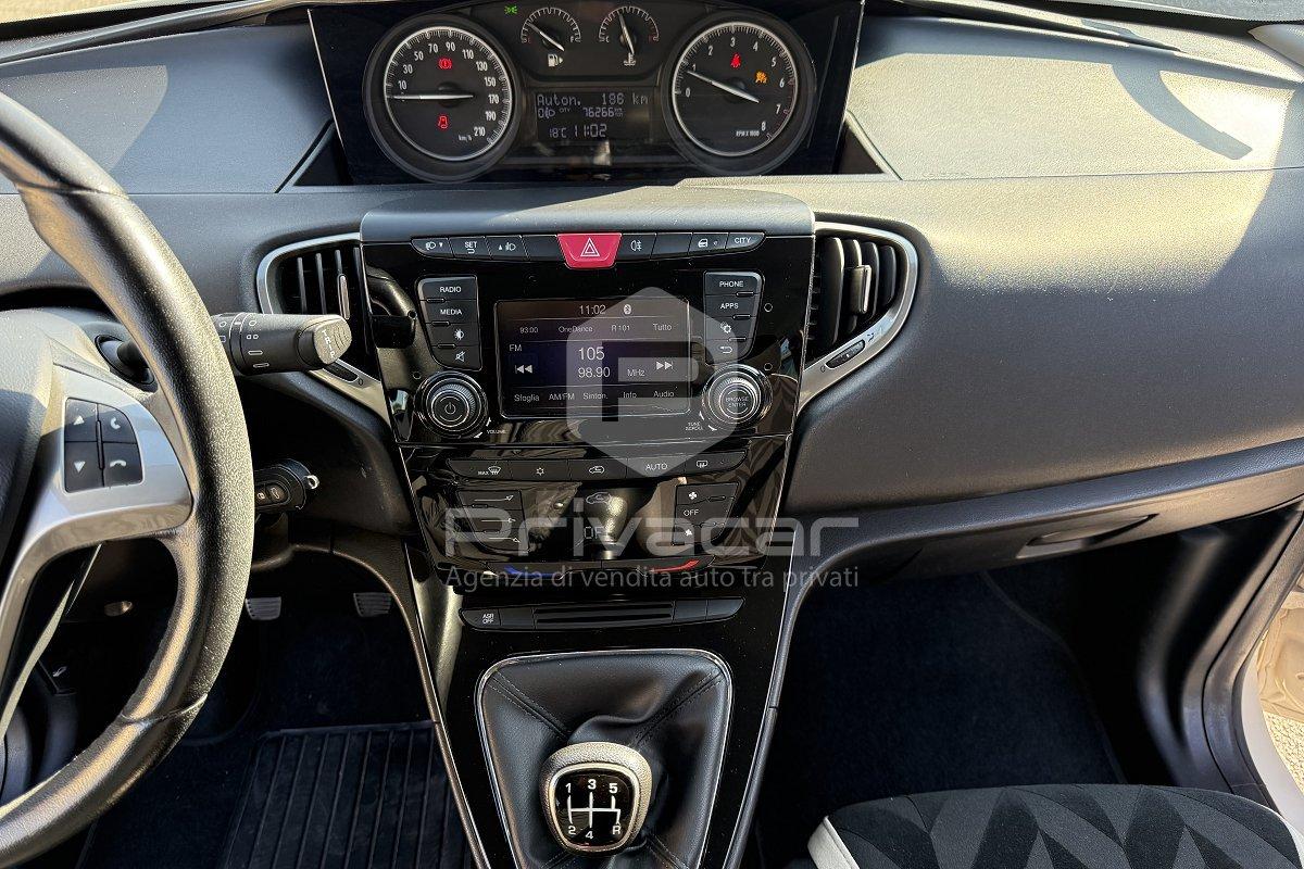 LANCIA Ypsilon 1.2 69 CV 5 porte Gold