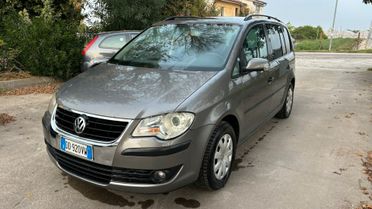 Volkswagen Touran posti 5 GPL dalla cassa gancio di traino regolare