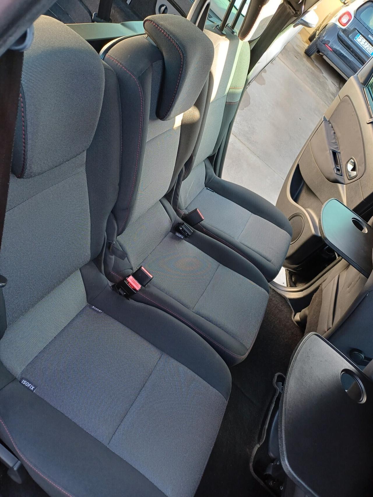 Renault Scenic dCi 110 CV (7 posti)