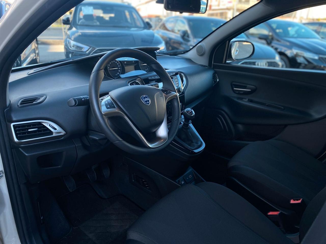 Lancia Ypsilon 1.2 69 CV 5 porte S&S Gold