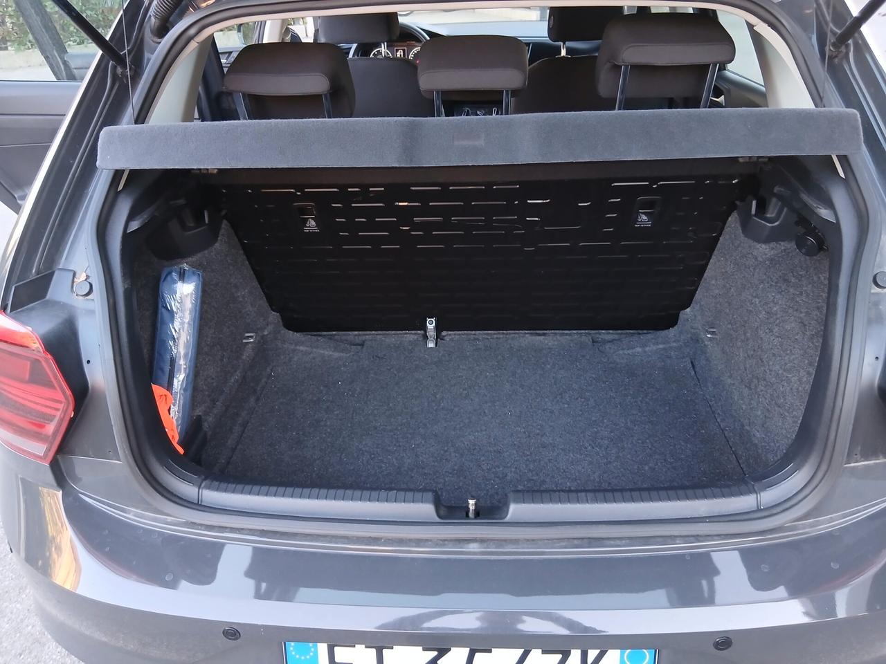 Volkswagen Polo 1.0 EVO 5p. Trendline BlueMotion tua a € 199 mese NEO PATENTATI