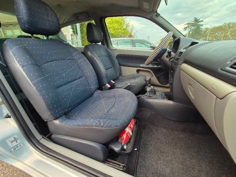 RENAULT Clio 2ª serie Clio 1.2 cat 3 porte Exp...