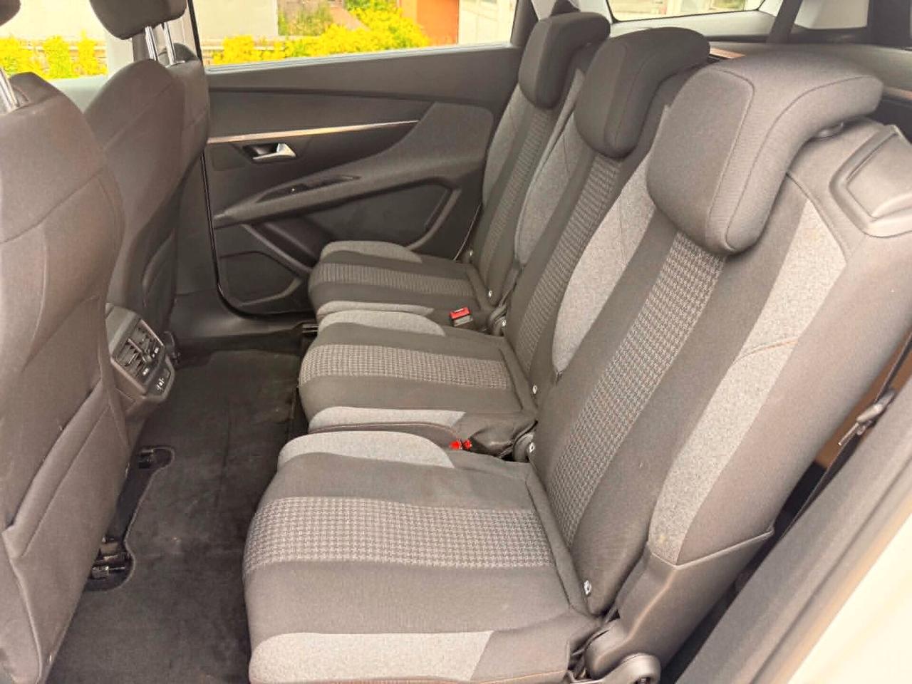 Peugeot 5008 7 posti 1.5 HDi 130cv Allure