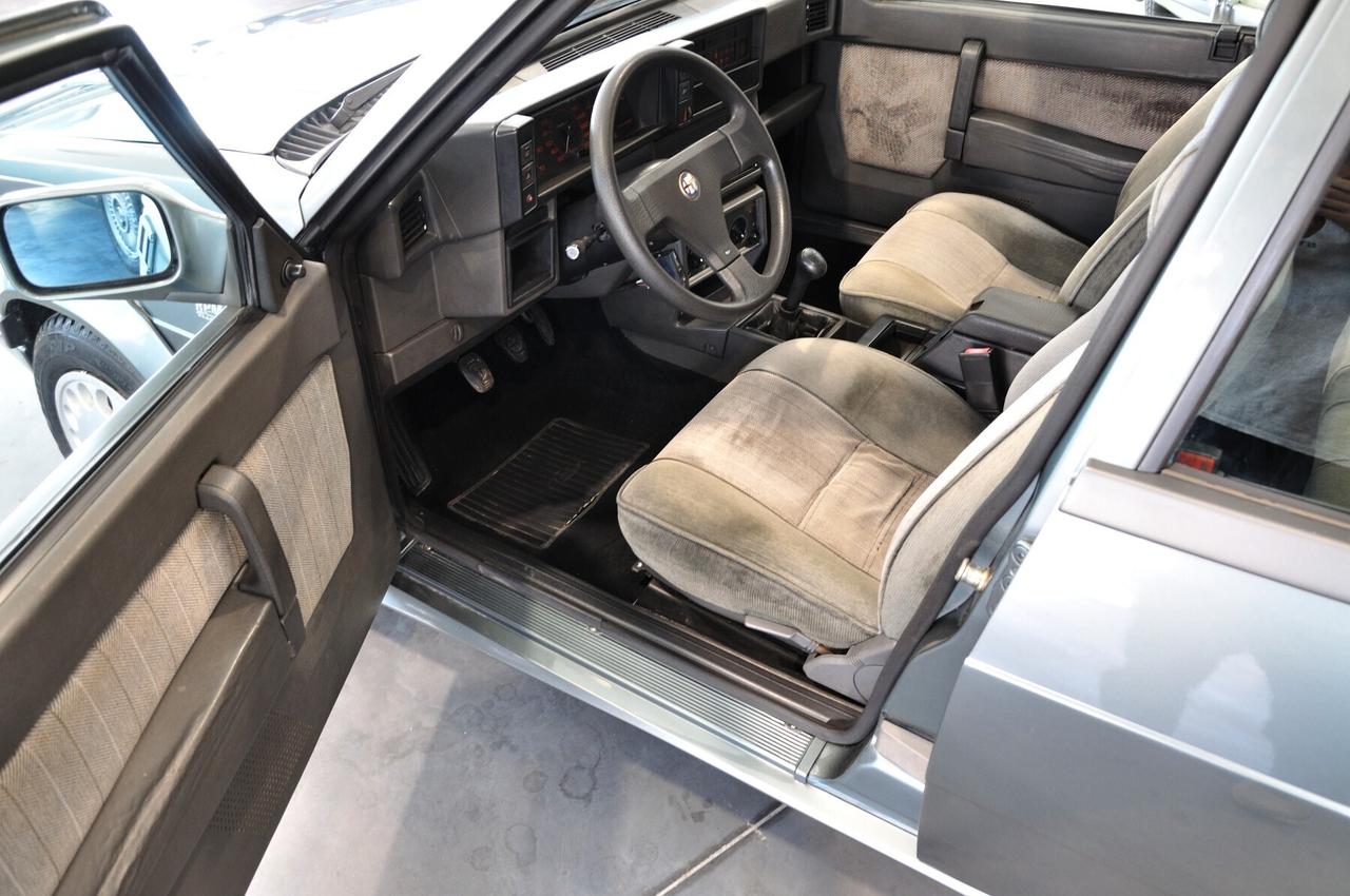 Alfa Romeo 75 2.0i TS 1a serie ASI CRS quadro arancio