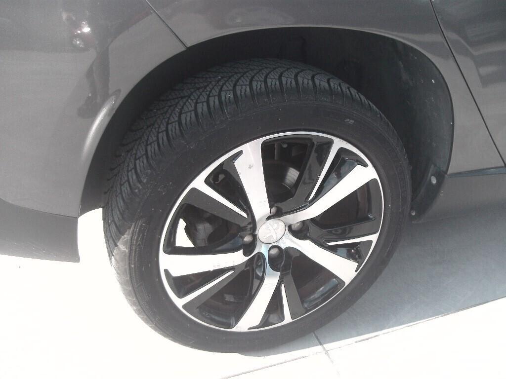 Peugeot 2008 BlueHDi 100 Allure - 2015