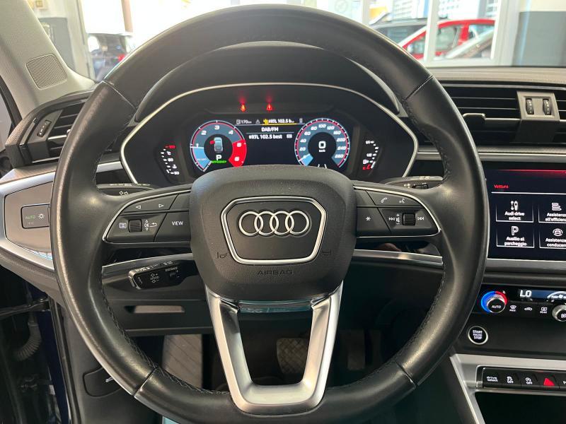 Audi Q3 Sportback 35 2.0 tdi Identity Black s-tronic