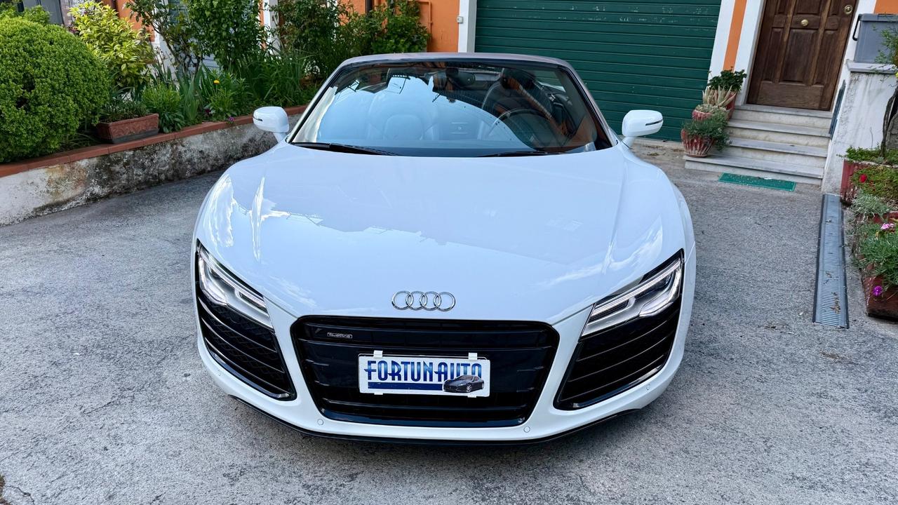 Audi R8 Spyder 5.2 V10 FSI quattro R tronic