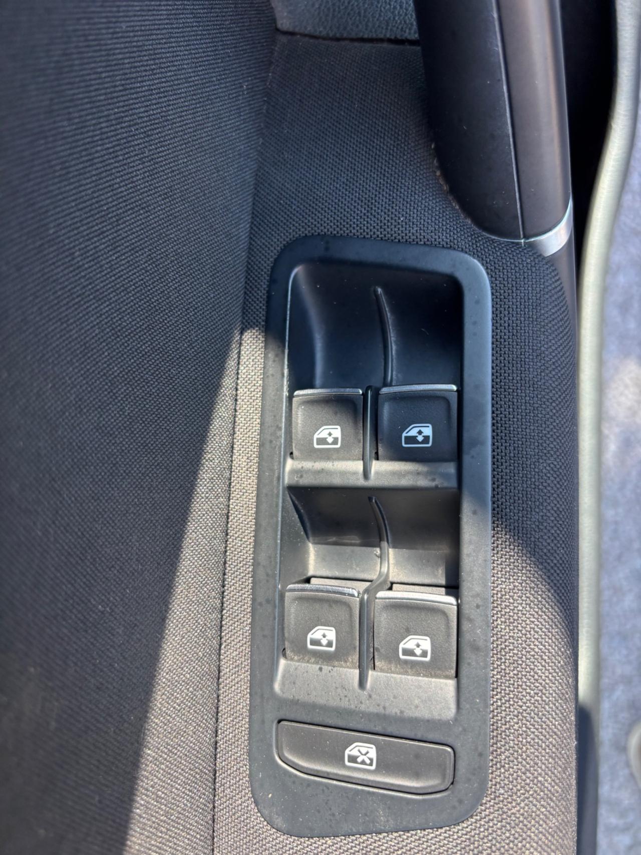 VW GOLF SPORTVAN 1.6TDI 110CV EXECUTIVE FULL OPTIONAL