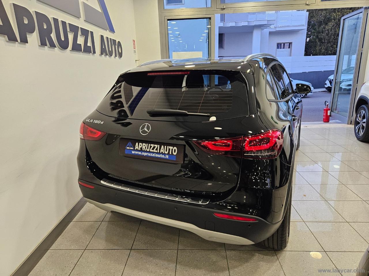 MERCEDES-BENZ GLA 180 d Automatic Business Extra