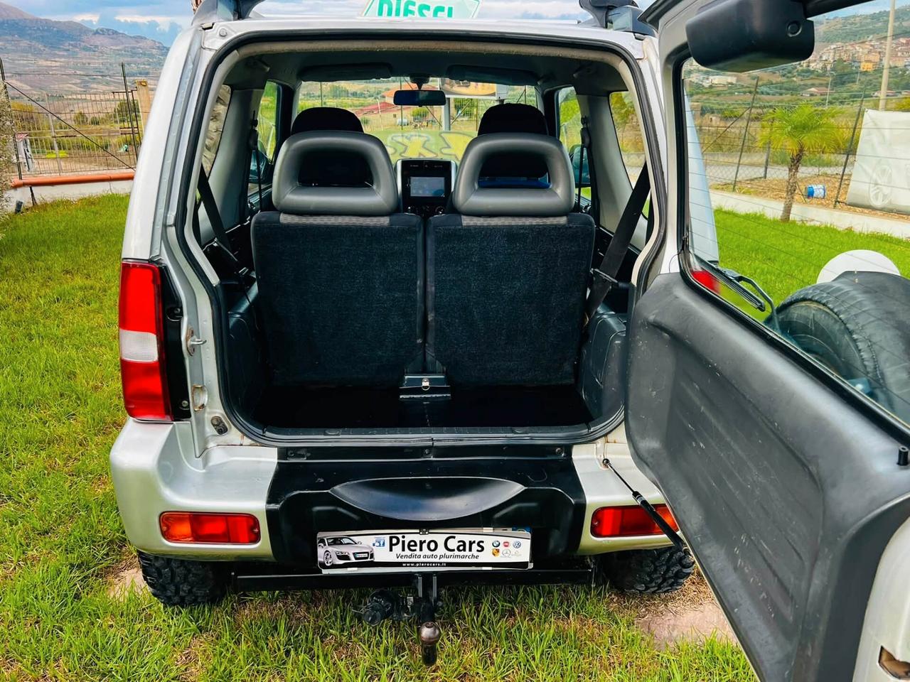 SUZUKI JIMNY 1.5 DIESEL 4X4 ANNO 2005 CON GANCIO TRAINO