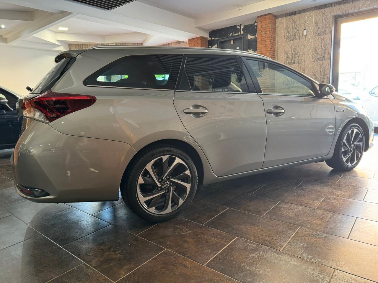 Toyota Auris Touring Sports 1.8 Hybrid Active