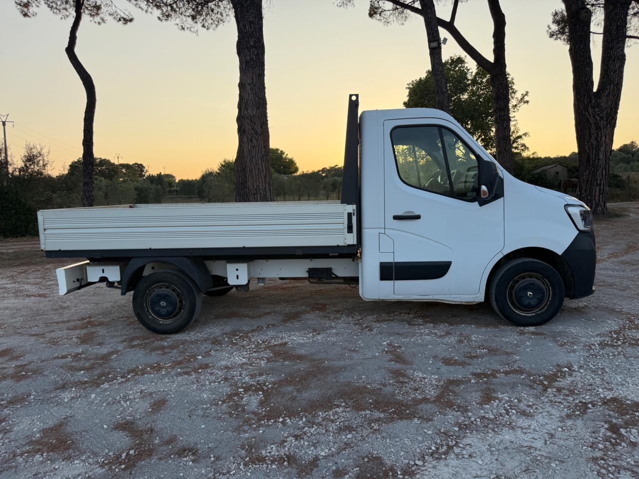 Renault Master Cabinato