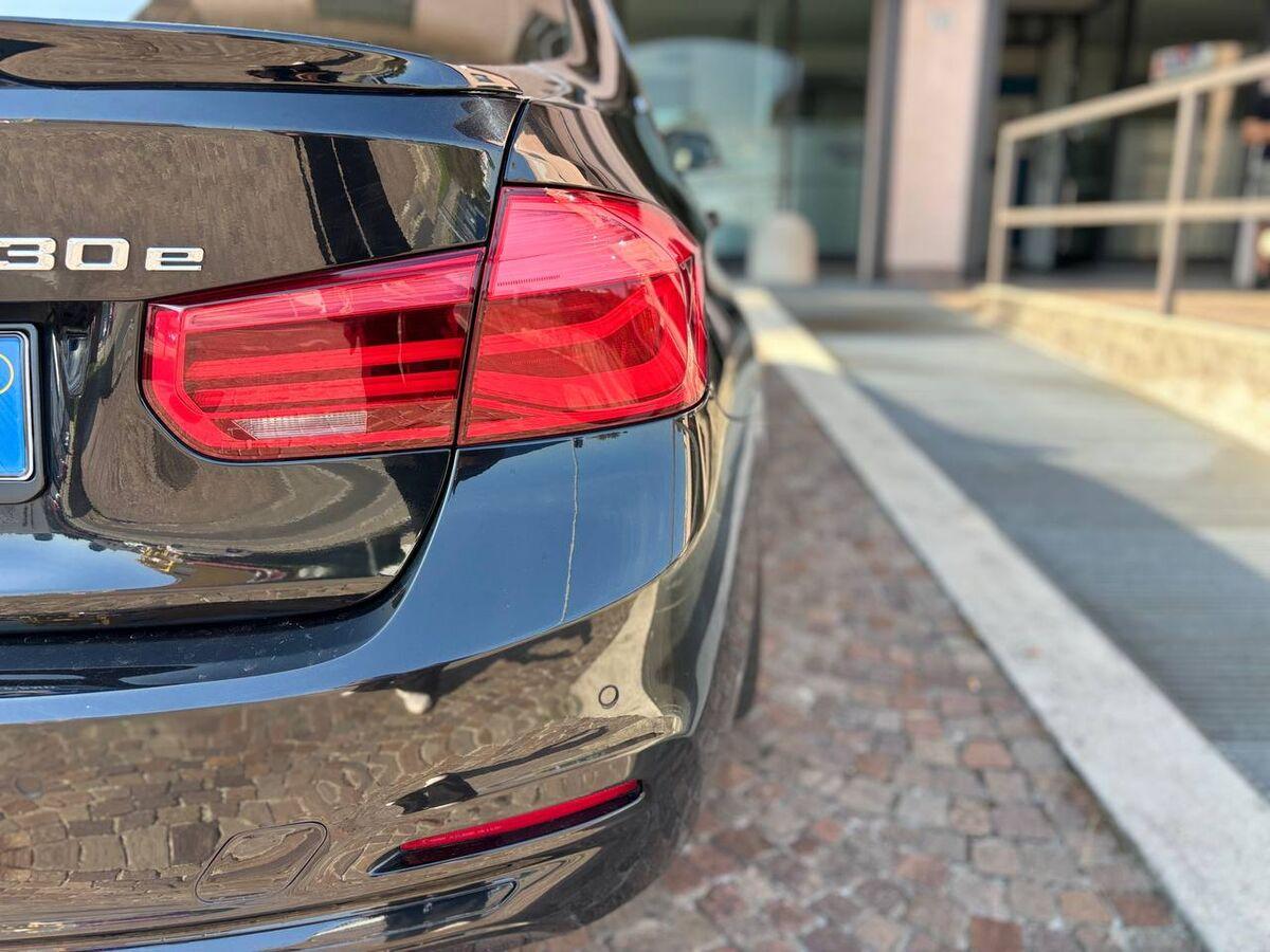 BMW Serie 3 Berlina 330e Luxury auto