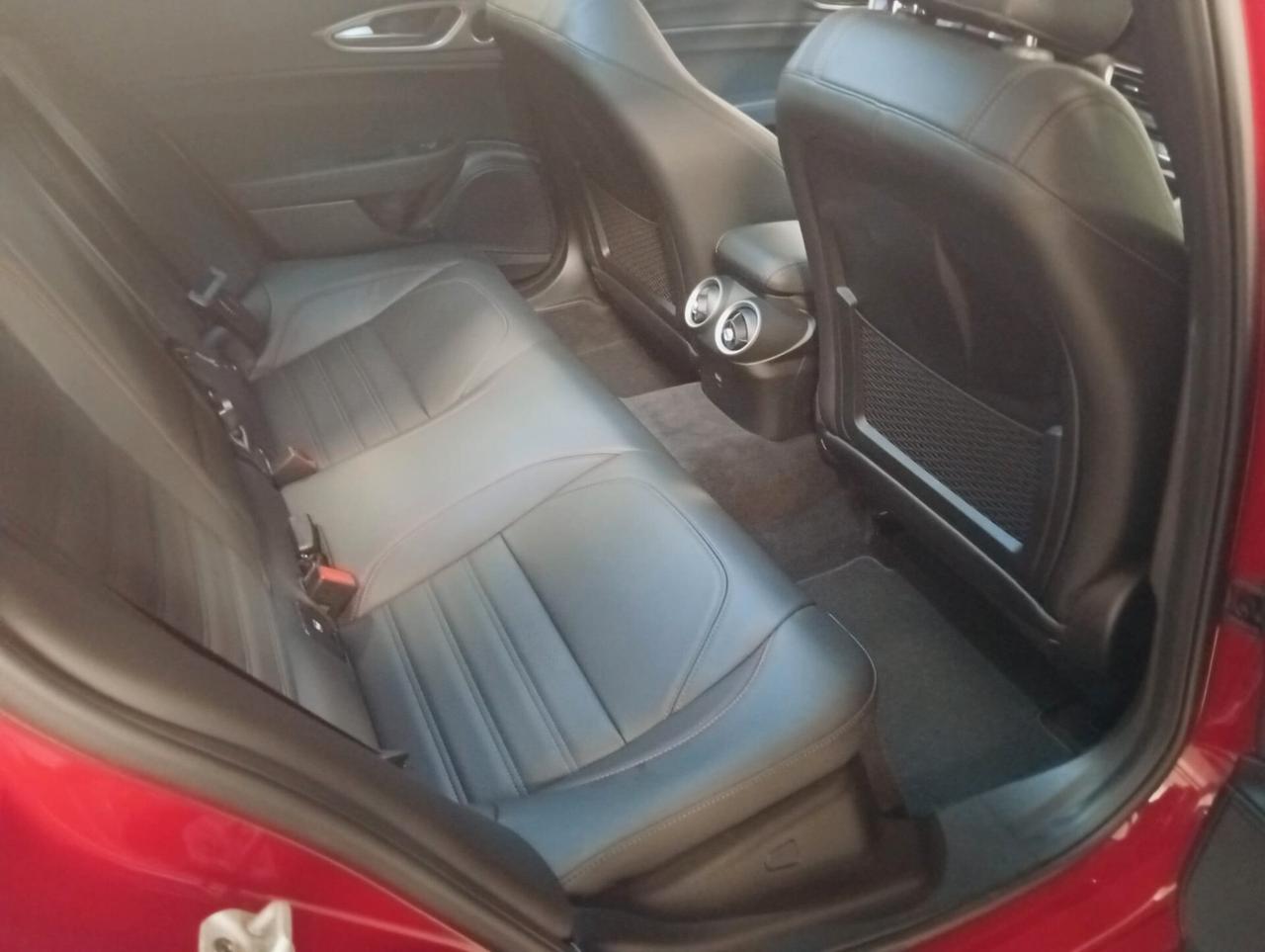 Alfa Romeo Giulia 2.0 Turbo 280 CV AT8 AWD Q4 Competizione