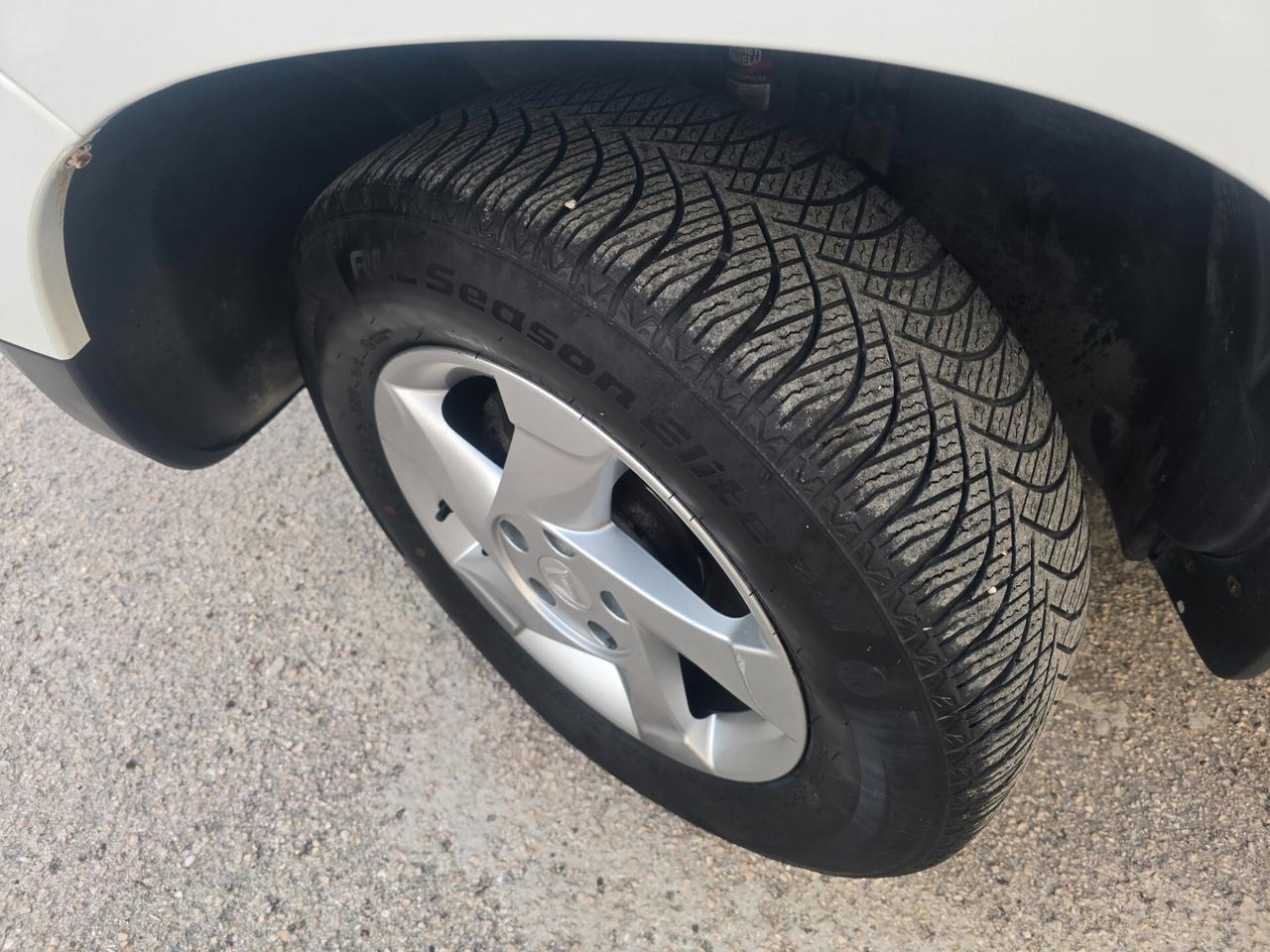 Dacia Duster 1.6 GPL FULL OPTIONAL ECONOMICA 2011