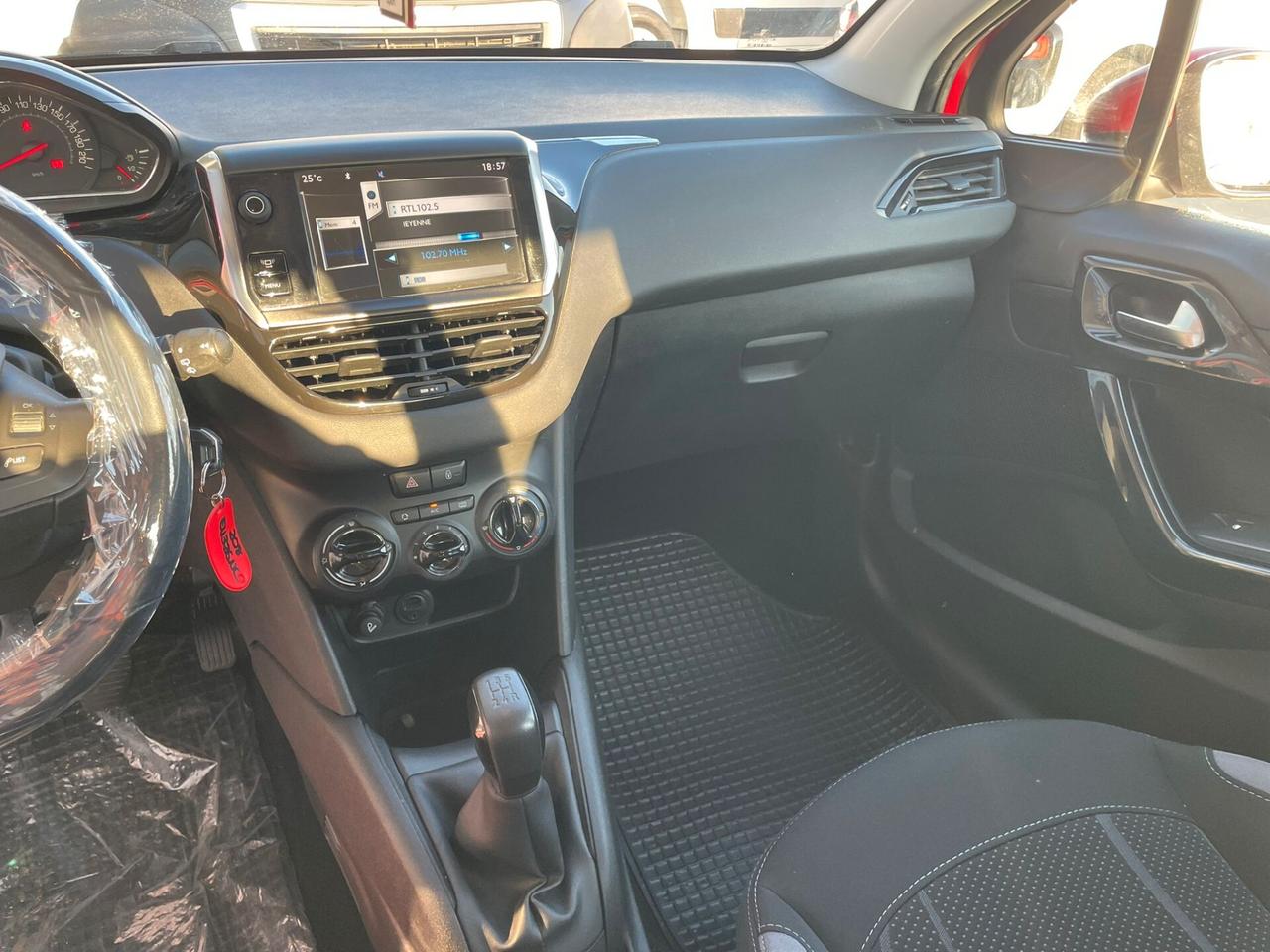 Peugeot 208 1.4 HDi 68 CV 5 porte Allure neopatentati