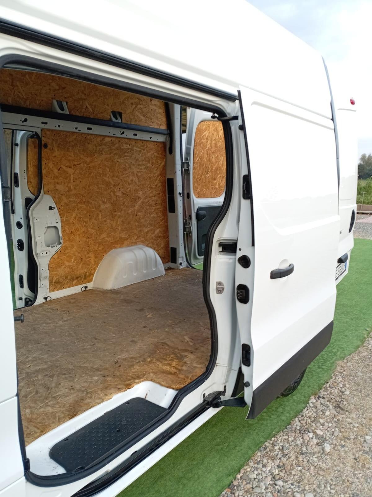 Renault Trafic FURGONE 3 POSTI TRIPLA APERTURA iva esposta