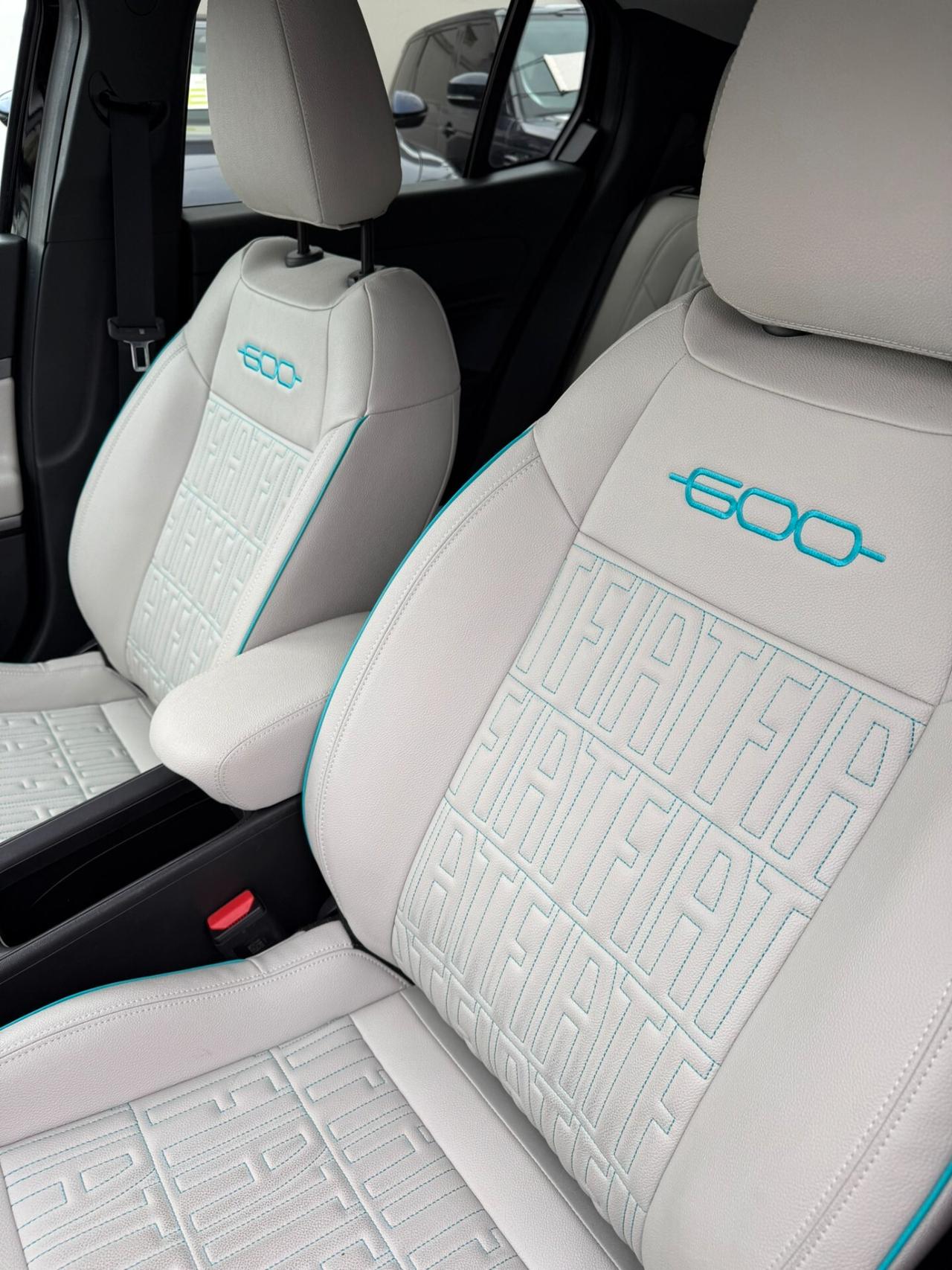 Fiat 600 Hybrid 100 CV DCT MHEV La Prima 01/2025