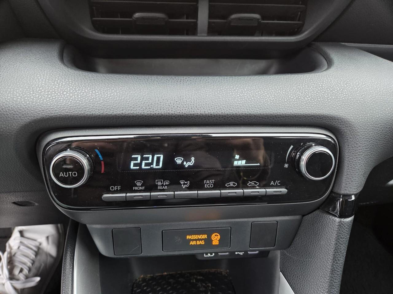 Toyota Yaris 1.5 Hybrid 5 porte Active FULL-HYBRID *NEOPATENTATO*