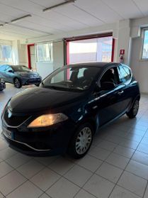 Lancia Ypsilon 1.2 69 CV 5P. Gold
