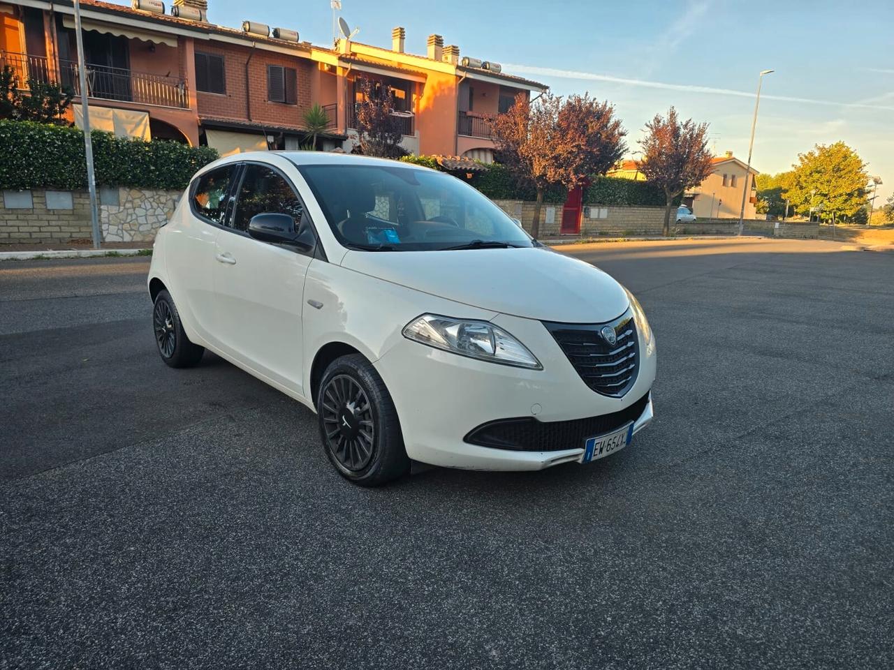 Lancia Ypsilon 1.2 69 CV 5 porte GPL Ecochic Silver