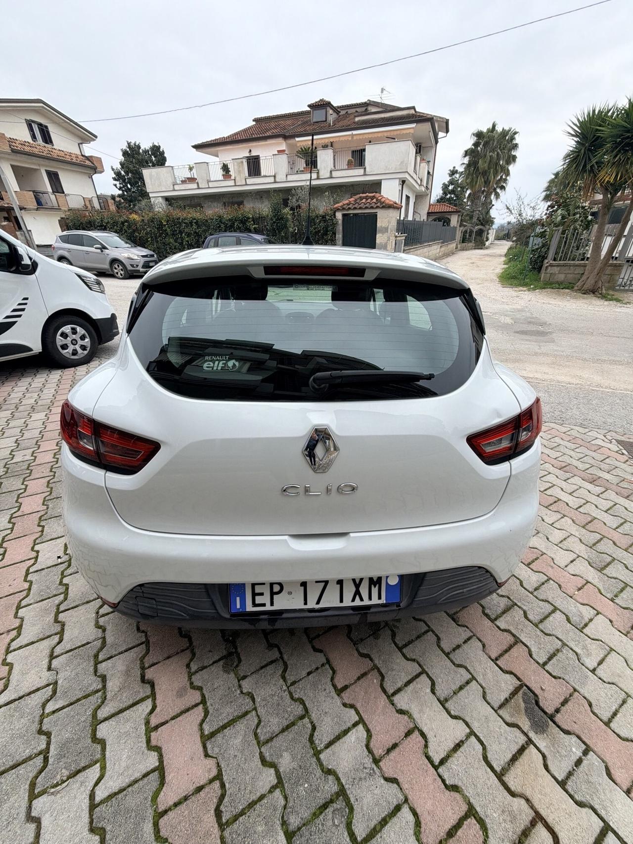 RENAULT CLIO 1.2 BENZ 5P NEOPATENTATI