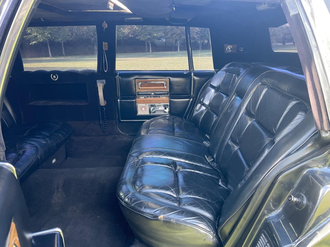 Cadillac limousine silverhawk