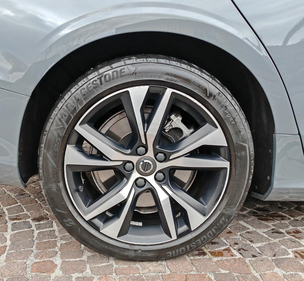 Volvo V60 T8 Recharge AWD Plug-in Hybrid R-design