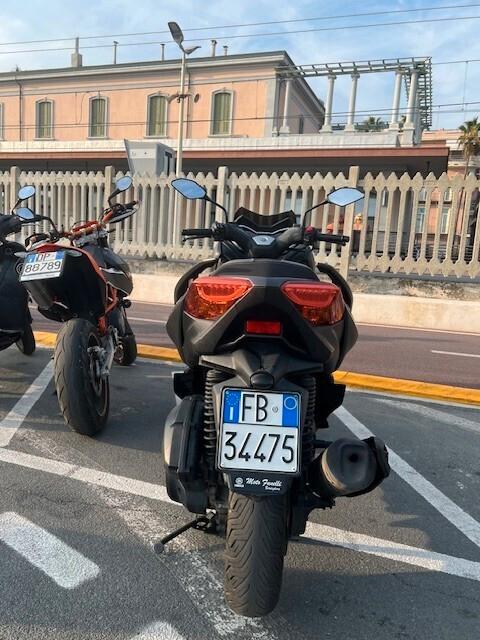 Yamaha X-Max 125 ABS Business MAT DARK GRAY METALLIC